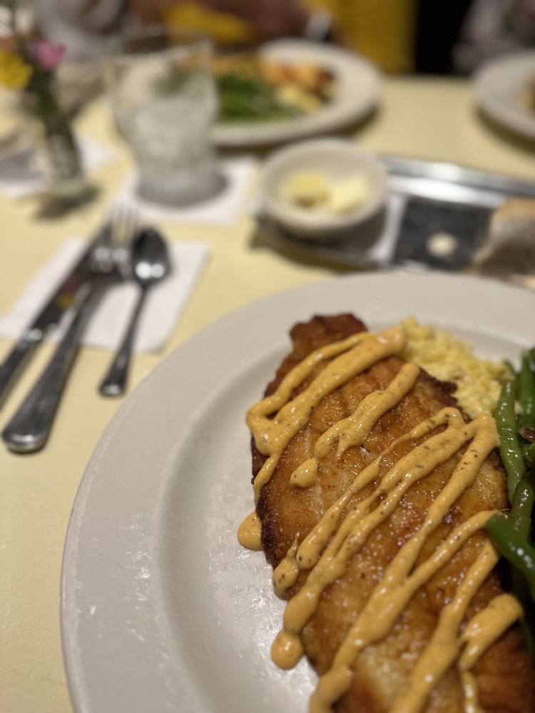 Lucky 32 Southern Kitchen