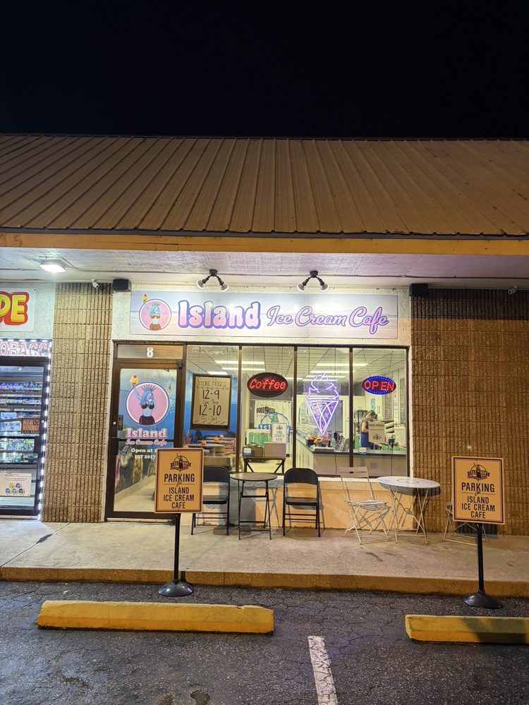 Island Ice Cream Cafe Logo