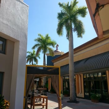 Sawgrass Mills - Right after opening in the morning, nice and empty for now! - Shopping Centers Near Me - Sunrise, Florida Sawgrass Mills - Right after opening in the morning, nice and empty for now! - Shopping Centers Near Me - Sunrise, Florida