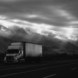 Fast and Easy Services - Keeping your rigs on the road all the time!  Fast & Easy Services, LLC