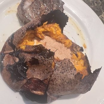 LongHorn Steakhouse - Flo's 6 oz and sweet potato - Steakhouses Near Me - Brooksville, Florida