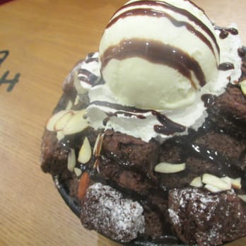 Hobing Snow Dessert Cafe - Desserts Near Me - Taguig, NCR