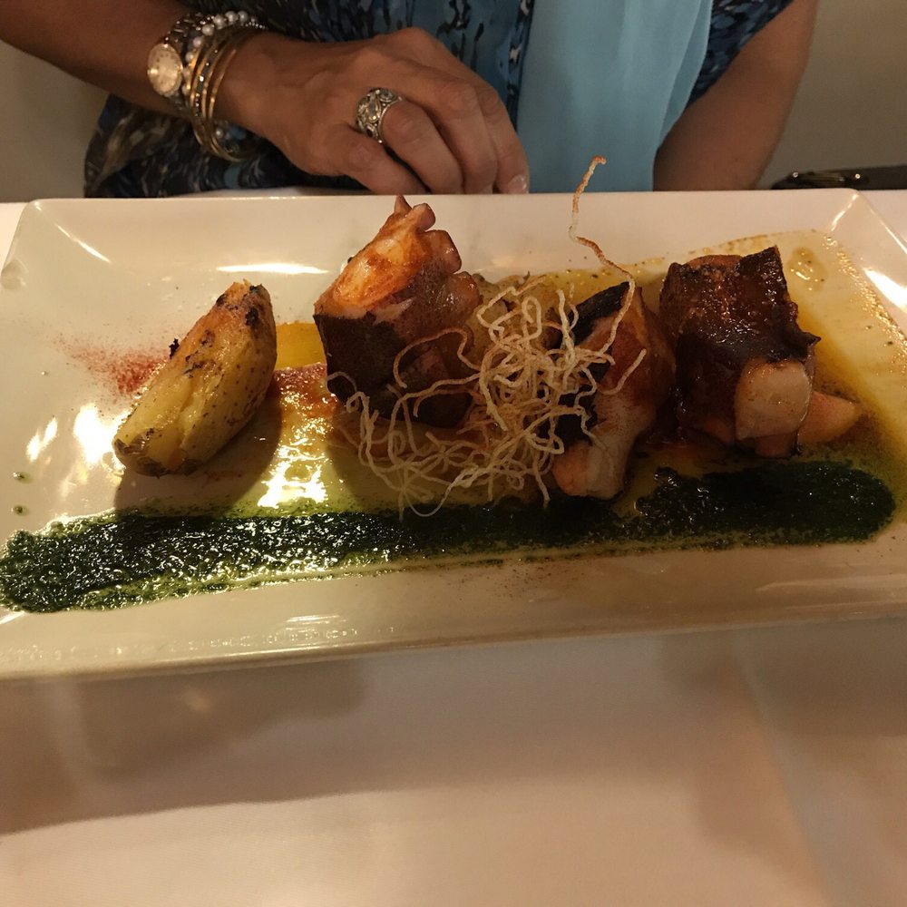El Rincón del Vino - Grilled octopus with caviar - Spanish Near Me - Logroño, LO