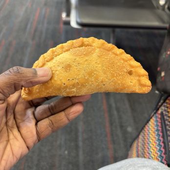 La Carreta Cafe - Meat empanada - Cuban Near Me - Miami, Florida La Carreta Cafe - Meat empanada - Cuban Near Me - Miami, Florida