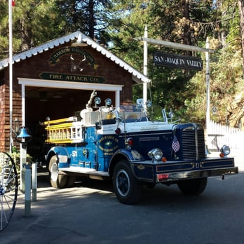 Narrow Gauge Inn - Vintage fire truck - Hotels Near Me - Fish Camp, California Narrow Gauge Inn - Vintage fire truck - Hotels Near Me - Fish Camp, California
