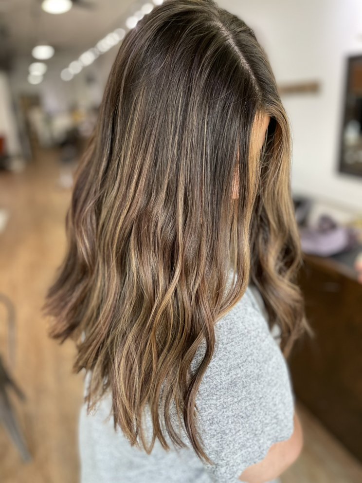 RUSTIC ROOTS SALON 1209 Woodland Oaks, Selma, Texas Hair Salons