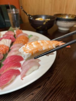 Aki Nom Nom Sushi and Ramen by null