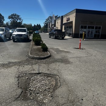 Natural Grocers - And more pothole - Grocery Near Me - Happy Valley, Oregon