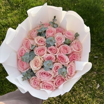 Lilyy's Flower Creations - Custom Made bouquets - Florists Near Me - Fresno, California Lilyy's Flower Creations - Custom Made bouquets - Florists Near Me - Fresno, California