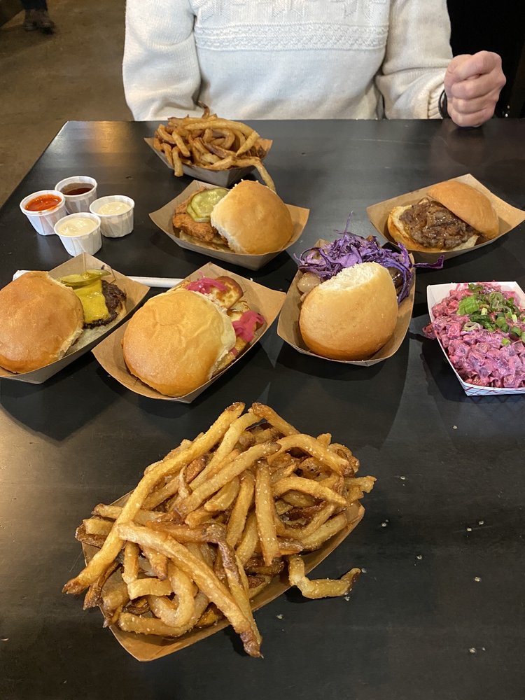 Food from Oskar's Slider Bar