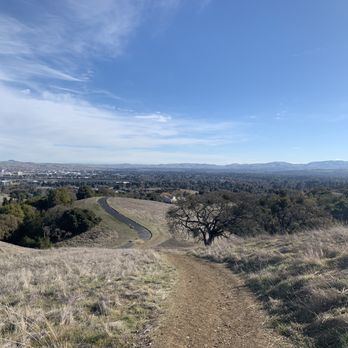 Preserve Trail - Hiking Near Me - Pleasanton, California