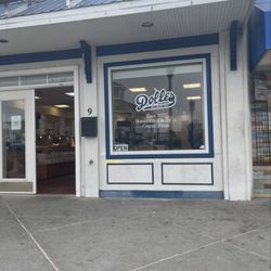 Dolle's Candyland - Store front