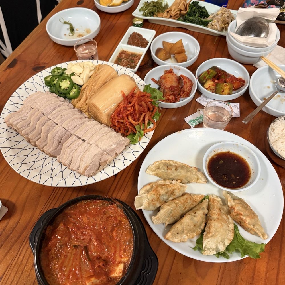 Frog House Restaurant - Bossam, Mandoo, Kimchee Stew - Korean Near Me - Honolulu, Hawaii Frog House Restaurant - Bossam, Mandoo, Kimchee Stew - Korean Near Me - Honolulu, Hawaii