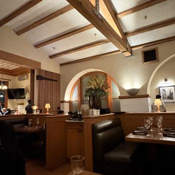 Il Fornaio - View from our window seat table beautiful beams - Italian Near Me - Coronado, California Il Fornaio - View from our window seat table beautiful beams - Italian Near Me - Coronado, California