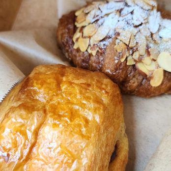 Petitgrain Boulangerie - Pain Au Chocolate and Almond Croissant - Bakeries Near Me - Santa Monica, California