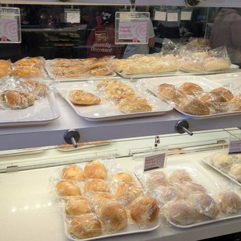 Sweet Hut Bakery & Cafe - pastries // Sweet Hut Bakery & Cafe * Midtown, ATL - Coffee & Tea Near Me - Atlanta, Georgia