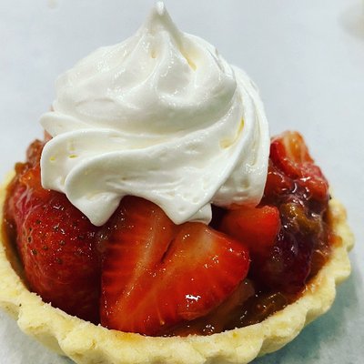 Sara's Bakery - featuring Tipsy Pies by null