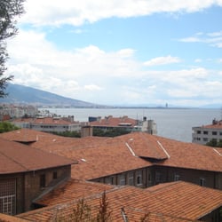 İzmir Kız Lisesi