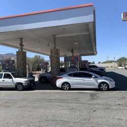76 Gas Station - Pumps