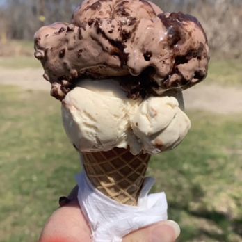 Snowflake Ice Cream Shoppe - Double-scoop sugar cone - Ice Cream & Frozen Yogurt Near Me - Riverhead, New York