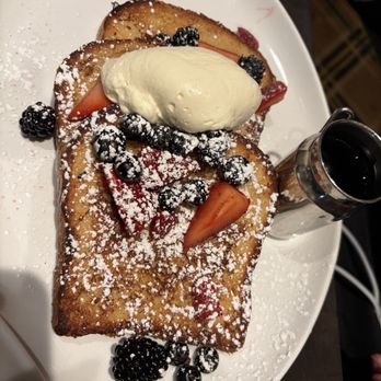 The Henry - French toast with berries and cream - American Near Me - Las Vegas, Nevada The Henry - French toast with berries and cream - American Near Me - Las Vegas, Nevada