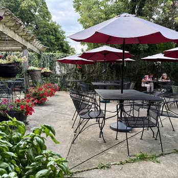 Scotti's Italian Eatery - Scotti's Italian Eatery Patio - Italian Near Me - Cleveland, Ohio Scotti's Italian Eatery - Scotti's Italian Eatery Patio - Italian Near Me - Cleveland, Ohio