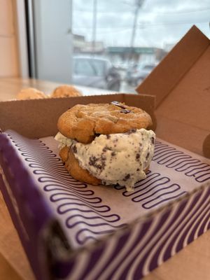 Insomnia Cookies by null