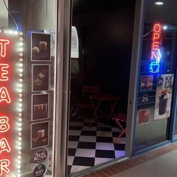 Racer Tea Bar - Outside - Coffee & Tea Near Me - Redondo beach, California
