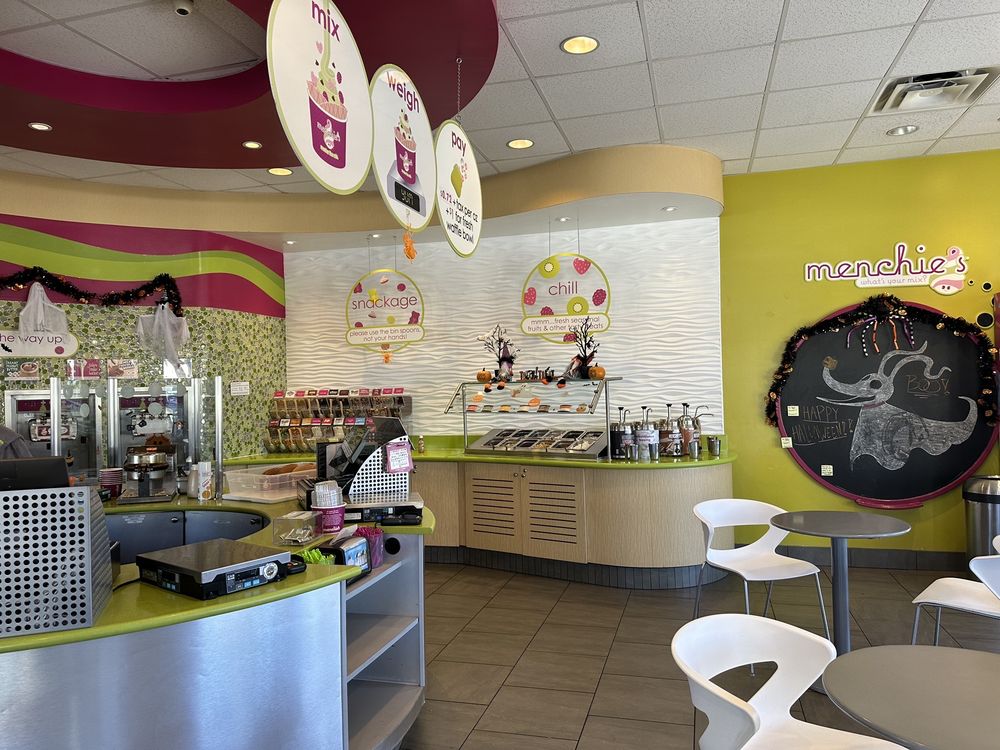 MENCHIE’S Updated October 2024 81 Photos & 125 Reviews 1710 E