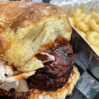 Roost Chicken & Biscuits - Chipotle Buttermilk Sandwich Creamy Mac and Cheese - Southern Near Me - Chicago, Illinois Roost Chicken & Biscuits - Chipotle Buttermilk Sandwich Creamy Mac and Cheese - Southern Near Me - Chicago, Illinois