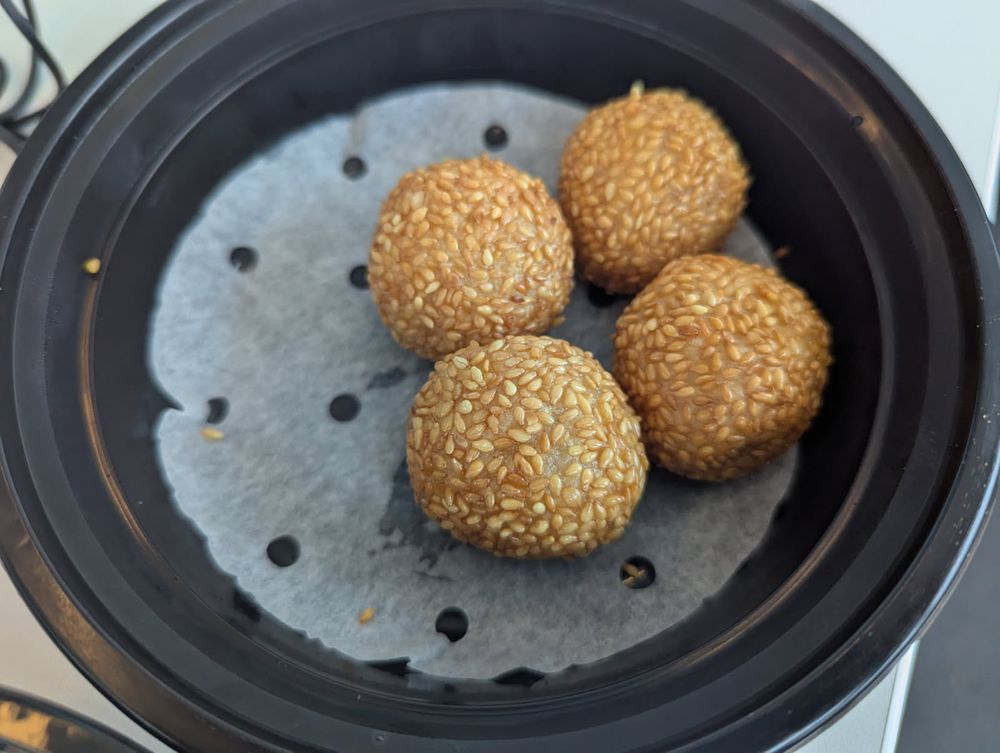 Ling Long - Sesame Balls. - donuts, sesame balls, balls, food, dough desserts, sesame - Dim Sum Near Me - New York, New York Ling Long - Sesame Balls. - donuts, sesame balls, balls, food, dough desserts, sesame - Dim Sum Near Me - New York, New York