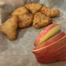 KIDS MAC & CHEESE WEDGES KIDS MAC & CHEESE WEDGES