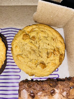 Insomnia Cookies by null