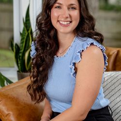 Rebalance Physical Therapy - Meet Dr Adi Blaj, founder and physical therapist at Rebalance Physical Therapy. She is an expert in positional vertigo and motion sickness.