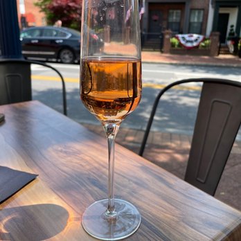 Leo Annapolis - Sparkling wine - Bars Near Me - Annapolis, Maryland Leo Annapolis - Sparkling wine - Bars Near Me - Annapolis, Maryland