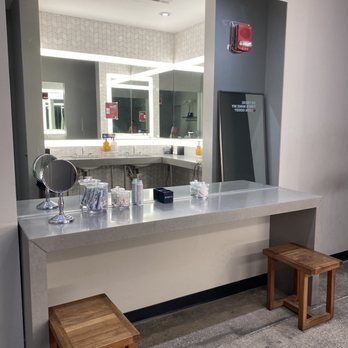 Barry's - Restroom - Trainers Near Me - Miami, Florida Barry's - Restroom - Trainers Near Me - Miami, Florida
