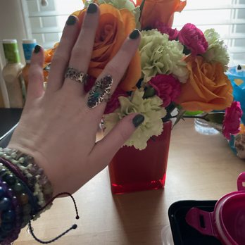 Floral Expressions - Florists Near Me - Woodbridge, New Jersey