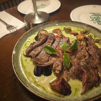 Praaw Thai - Rib eye green curry - Thai Near Me - Berkeley, California