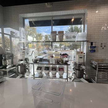 Crave Cookies - Mount Prospect - Super clean store! - Desserts Near Me - Mt Prospect, Illinois
