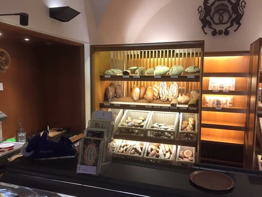 Hofbäckerei Edegger-Tax by null