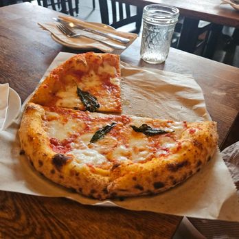 Bambolina Restaurant - Margherita Pizza - Pizza Near Me - Salem, Massachusetts