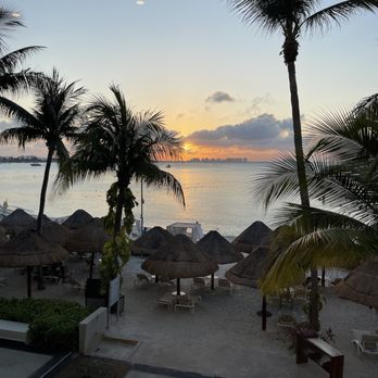 Dreams Sands Cancun Resort & Spa - Resorts Near Me - Cancún, ROO Dreams Sands Cancun Resort & Spa - Resorts Near Me - Cancún, ROO