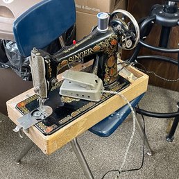 My Singer before it was repaired.
