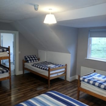 Doolin Hostel - Family rooms available for up to a family of 6 (2 adults 4 kids) with individual beds, private bathrooms, free wifi. - Hostels Near Me - Doolin, CE