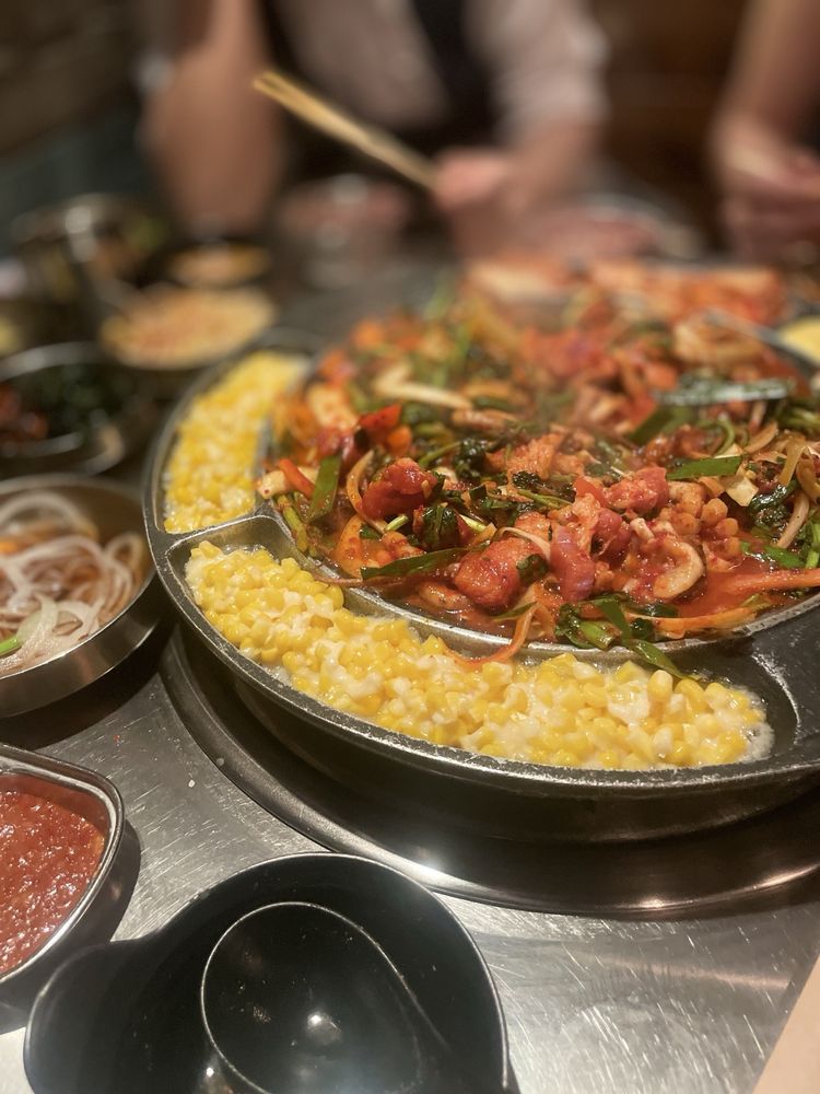 Daldongnae Korean BBQ - Dundas Square