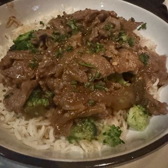 Roy's Bar and Grill - Beef and broccoli bowl - Bars Near Me - Carson City, Nevada Roy's Bar and Grill - Beef and broccoli bowl - Bars Near Me - Carson City, Nevada