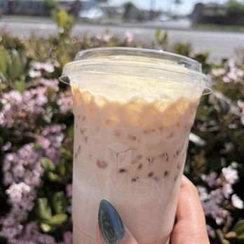 Da Vien Coffee - Marble Drip w/ Banana Foam - Desserts Near Me - Westminster, California Da Vien Coffee - Marble Drip w/ Banana Foam - Desserts Near Me - Westminster, California