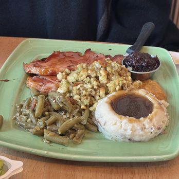 Polly's Pies - Traditional Turkey Dinner - Bakeries Near Me - Hemet, California