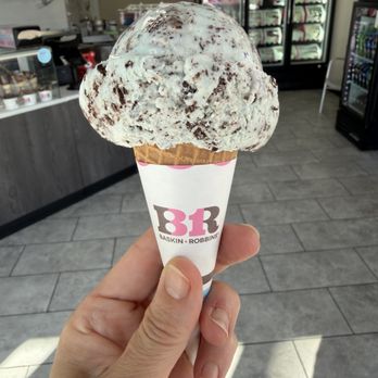 Baskin-Robbins - Mint Chocolate Chip - Ice Cream & Frozen Yogurt Near Me - Bellaire, Texas Baskin-Robbins - Mint Chocolate Chip - Ice Cream & Frozen Yogurt Near Me - Bellaire, Texas