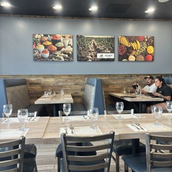 Tadka Indian Cuisine - Dining room - Indian Near Me - Gilroy, California